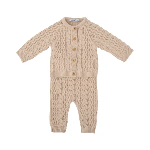 Conjunto bebé pantalón, chaqueta y gorro Familia Páramo color arena – Babidu invierno 0-24 meses